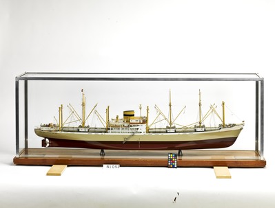 eea3ab3a-bc40-4bd9-b9f9-07f7a5cfda01.jpg; N1093; ;