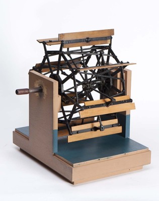 graphics/mmr/M1048_EvS55-19.jpg; M1048; ;