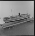 graphics/mmr/coll/M3530-2_6X6ZW.jpg; M3530; Volmodel van het m.s. 'Sibajak' van de Rotterdamsche Lloyd; volmodel